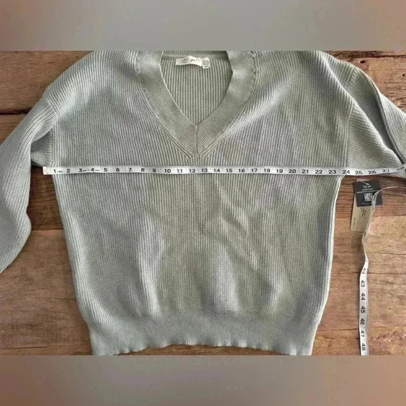 NWT RD Style Josslyn V-Neck Loose Knit Sweater ~ Sage Green Pullover ~ Large - Picture 4 of 5